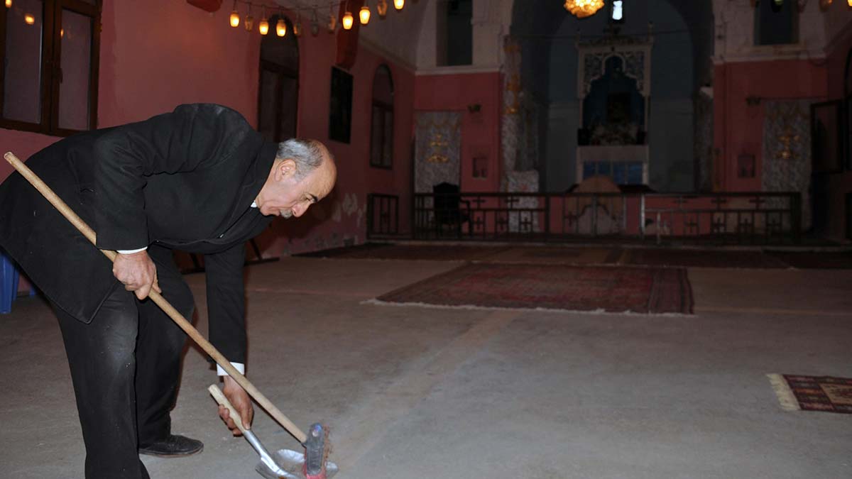 372 yıllık Surp Kevork Kilisesi'ne sahip çıkıyor