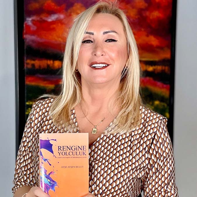 Ayşe Ayşen Bulut'un Rengine Yolculuk kitabı çıktı