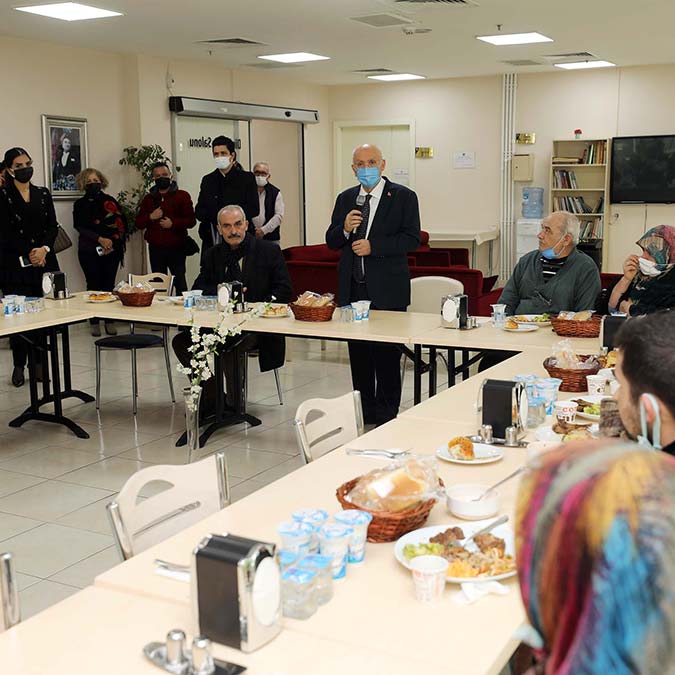 Zübeyde Hanım Konukevi'nde yeni yıl yemeği