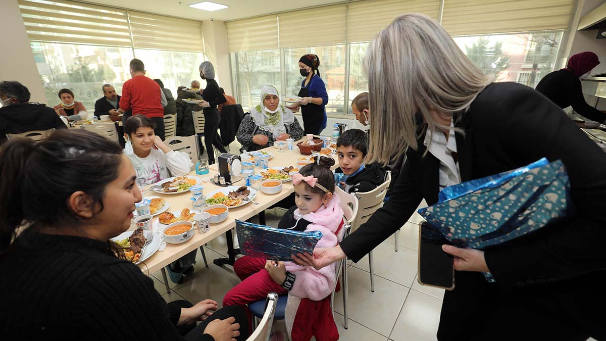 Zübeyde Hanım Konukevi'nde yeni yıl yemeği