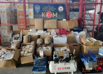 Adana'da 2 milyon 700 bin makaron ele geçirildi