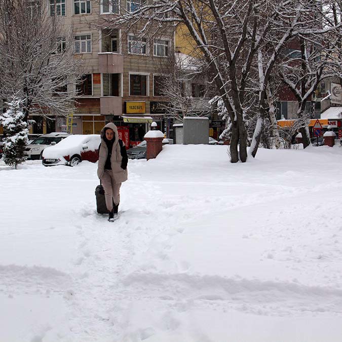 Ağrı ve Ardahan'da okullarda eğitime ara verildi