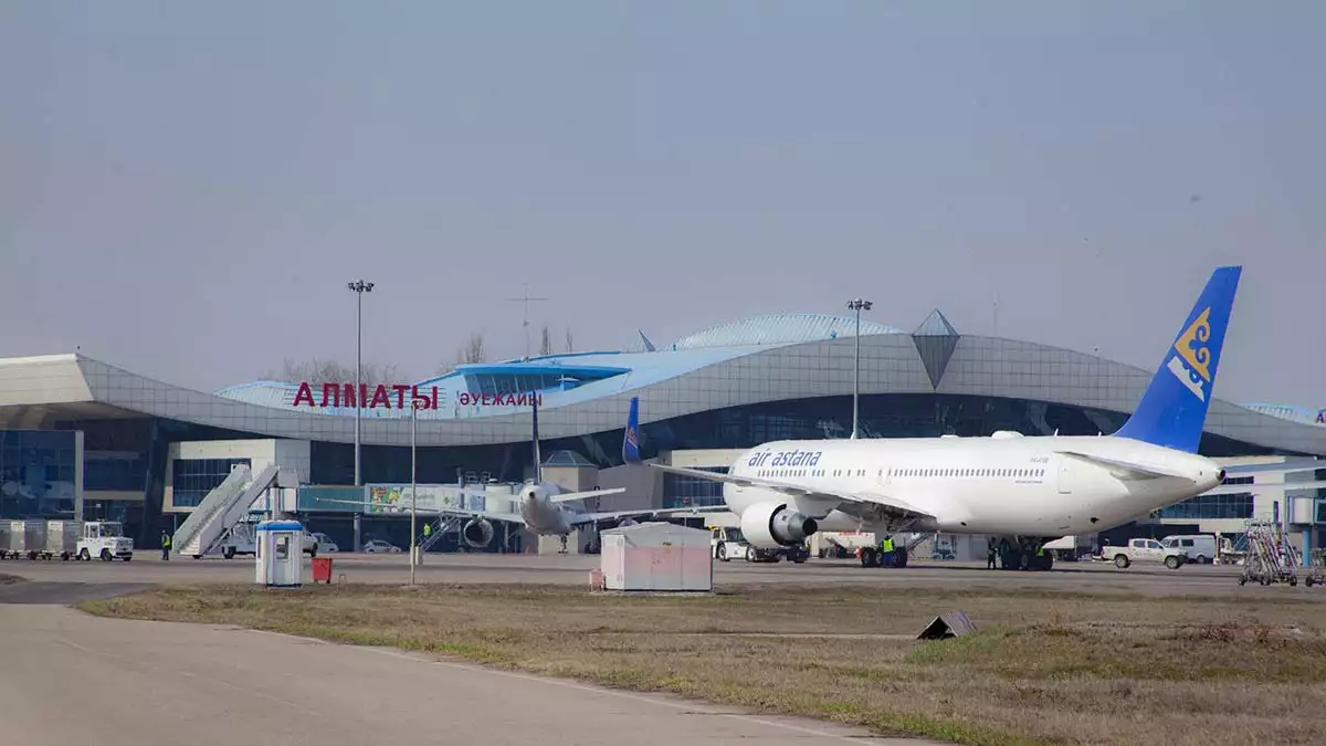 Almatı havalimanı'nda uçuşlar yeniden başladı
