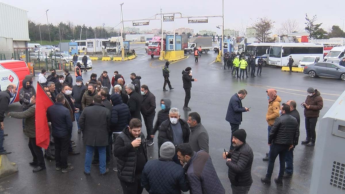 Ambarlı Limanı'ndaki giriş pulu ücretini protesto ettiler