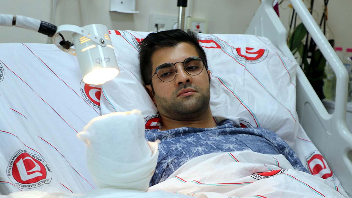 Hastası tarafından bıçaklanan doktor istifa etti