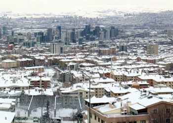 Başkent kar yağışı ile beyaza büründü