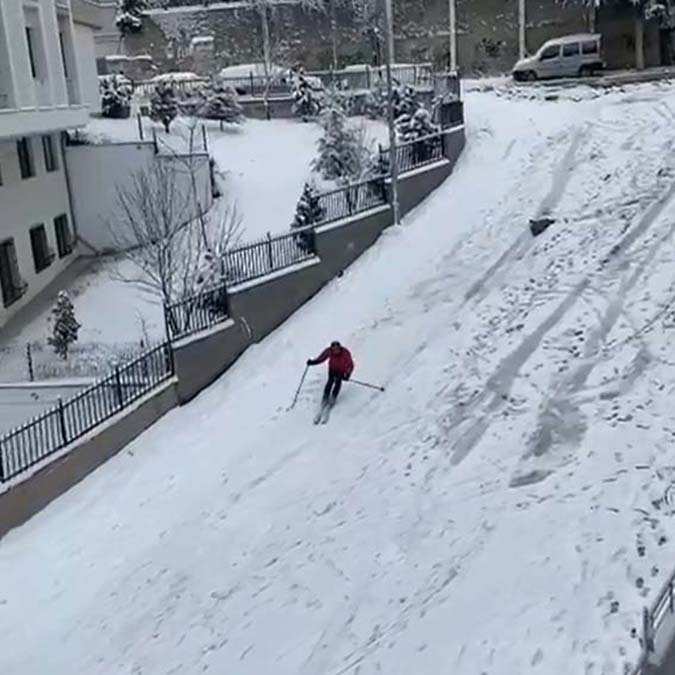 Başkent kar yağışı ile beyaza büründü