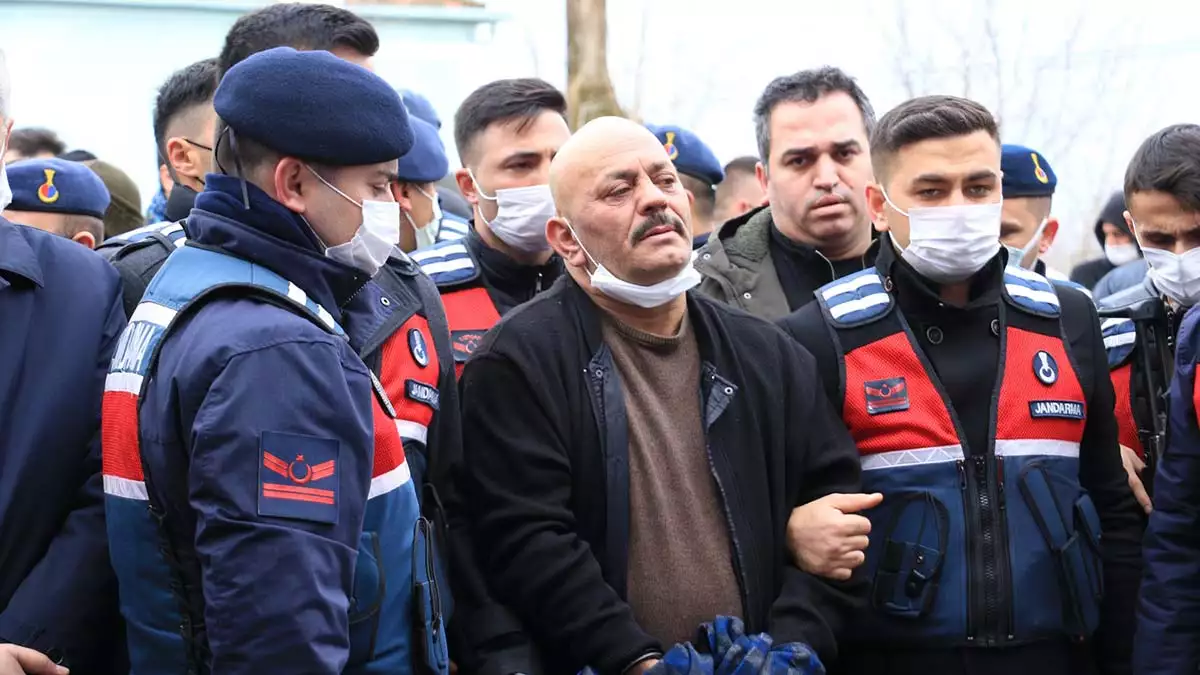 Annesi avukat dilarayi katiline mi asik oldun yavrum diyerek ugurladi 5679 dhaphoto8 - öne çıkan - haberton