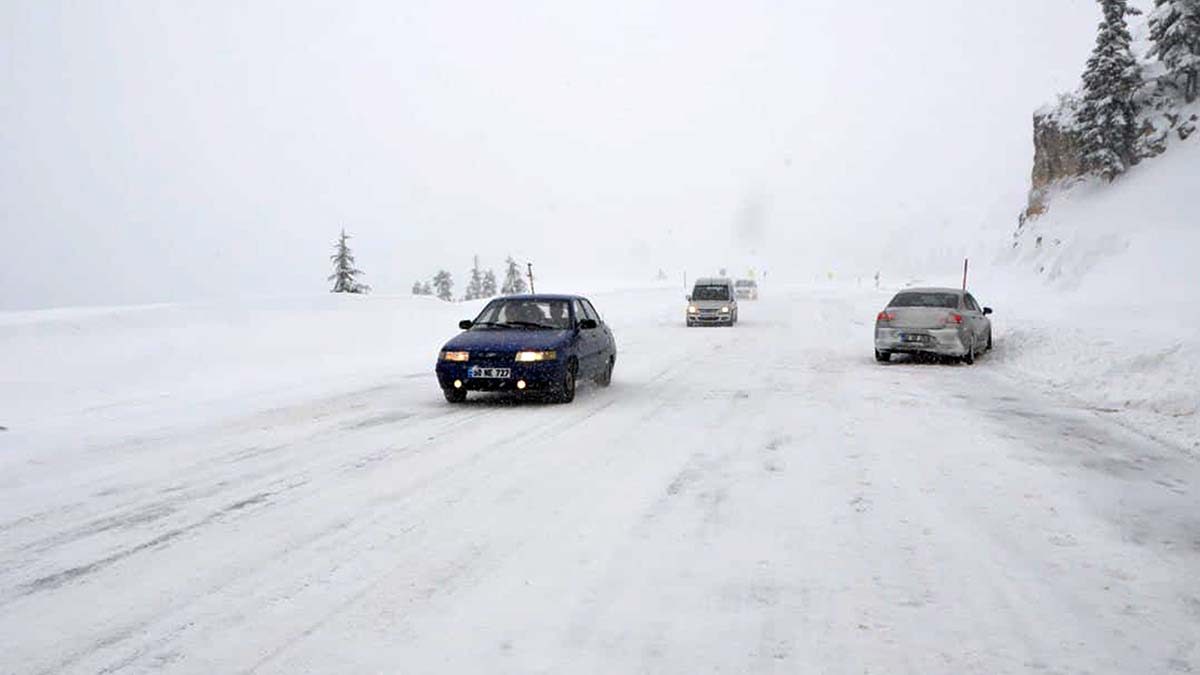Antalya-Konya yolunda TIR geçişine izin verilmiyor