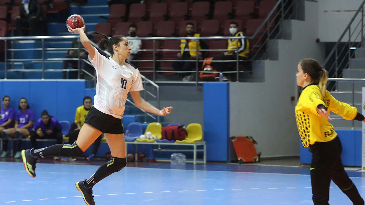 Ulusal ve Uluslararası müsabakalara katılarak Yenimahalle’nin ismini başarıyla temsil eden Yenimahalle Belediyesi Spor Kulübü sporcuları, milli takım formasıyla katıldığı şampiyonlarda da ay yıldızı bayrağı gururla dalgalandırdı.