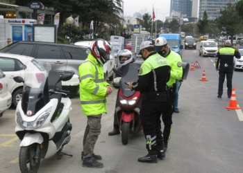 Ataşehir'de scooter ve motosiklet denetimi