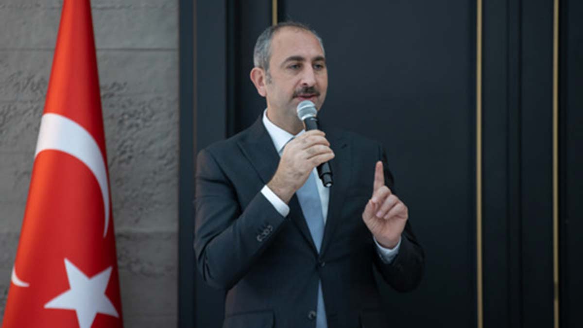 Darbe anayasasına son vermenin vakti geldi