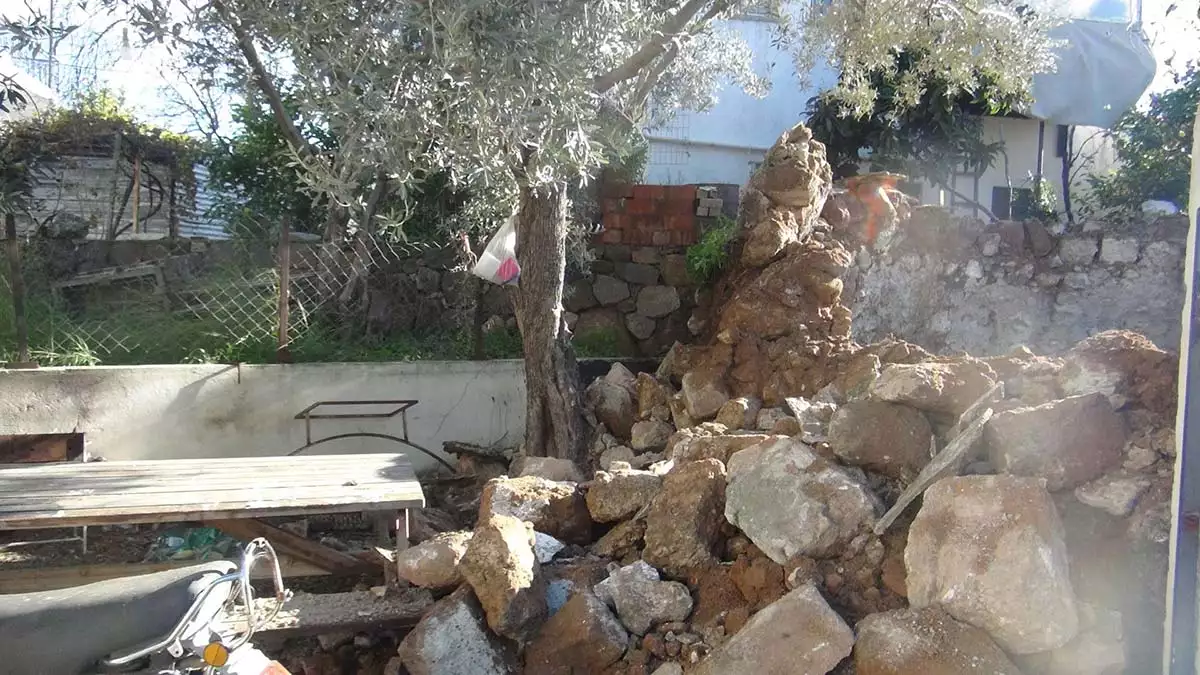 Bodrum'da tarihi sarnıç çöktü