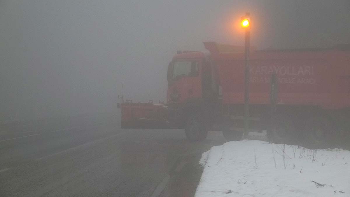 Sürücüler, sis nedeniyle düşük h