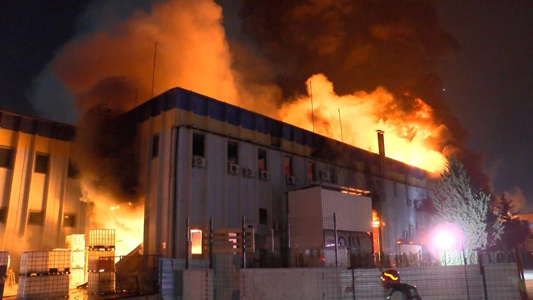Bursa'da fabrikada yangın