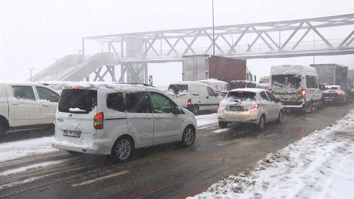 Ulaşım tüm araçlar için durduruldu