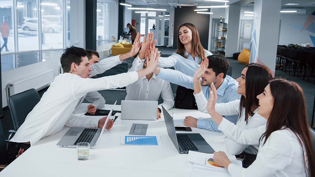 Ekip ruhuna inananlardan mısınız?