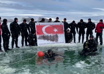 Çıldır Gölü'nde dalış eğitimi