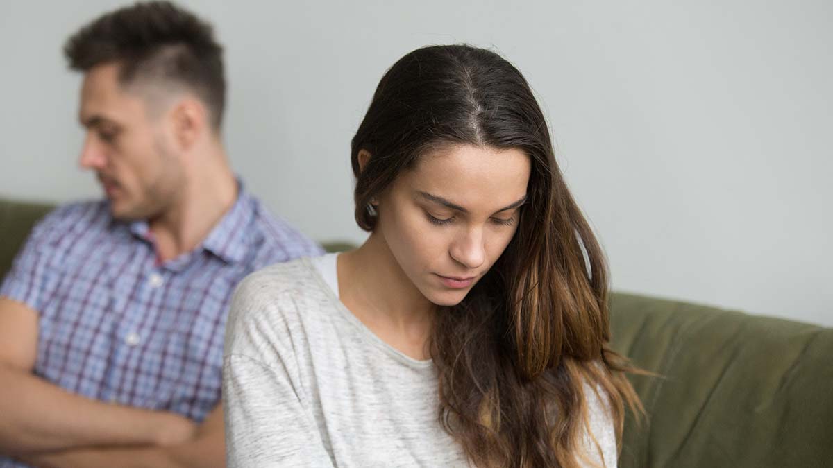 Değerli Okurlar, Bu yazımda herkesin ortak noktası olan ve yaşamın içinde var olduğunu hissettiren acı ve kederi içinde barındıran bir hissiyattan bahsedeceğim. İnsan neden en çok en sevdiğine kızar?