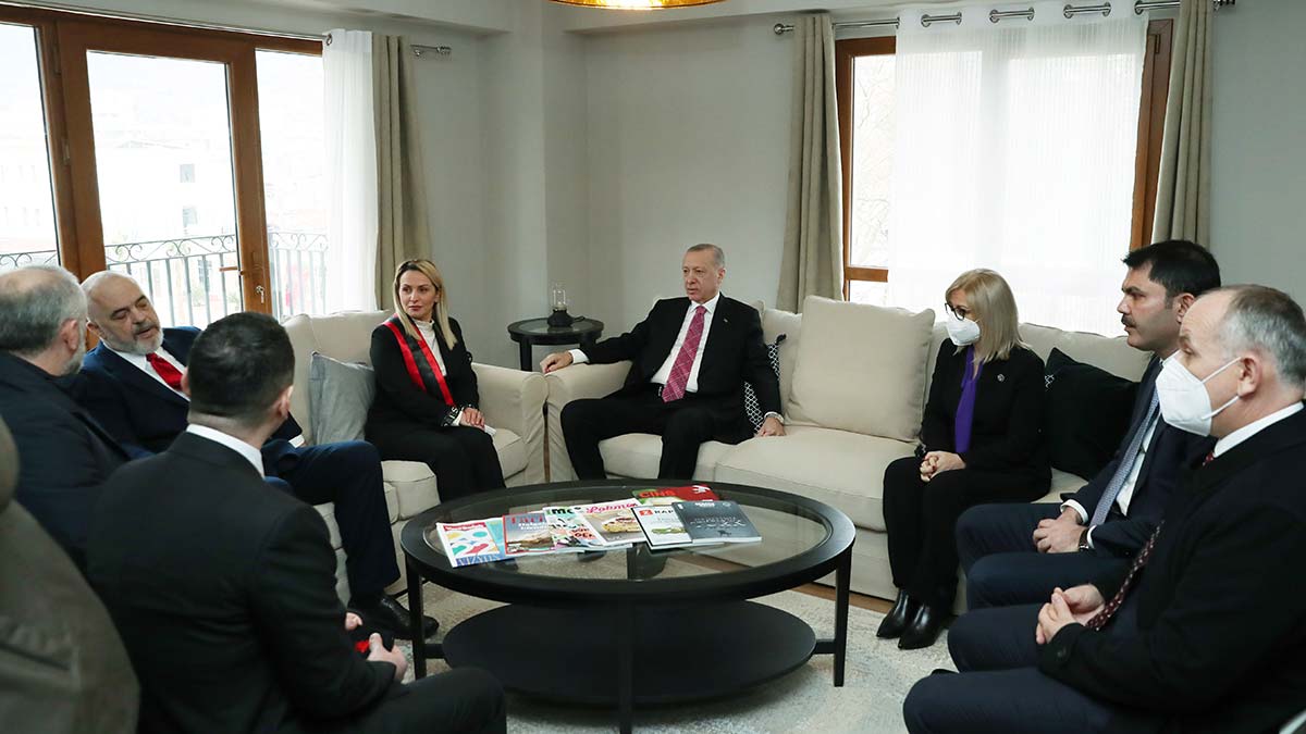 Erdoğan Laç kentindeki TOKİ konutlarını ziyaret etti