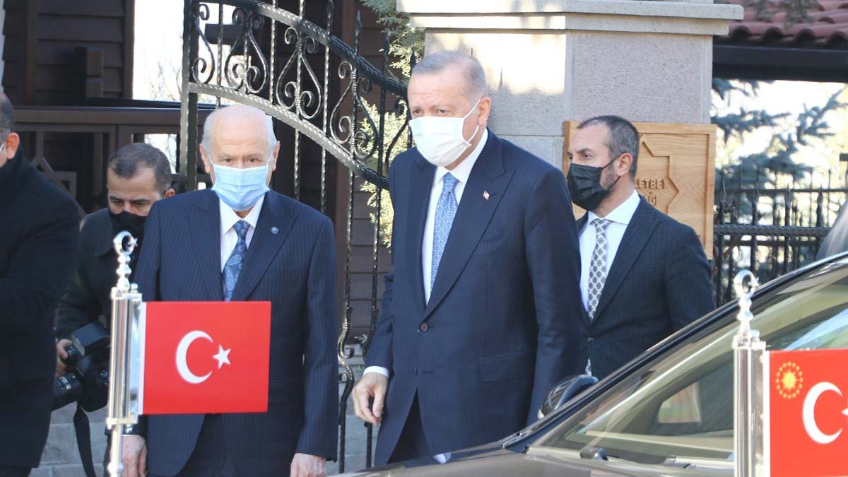 Erdoğan Bahçeli'yi evinde ziyaret etti