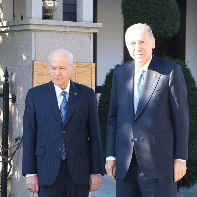 Erdoğan Bahçeli'yi evinde ziyaret etti