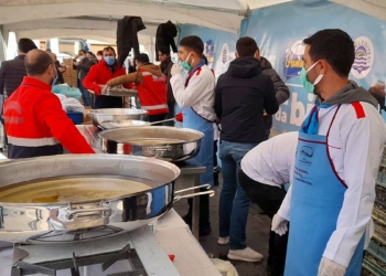 Diyarbakır'da hamsi festivalinde 3 ton hamsi dağıtıldı