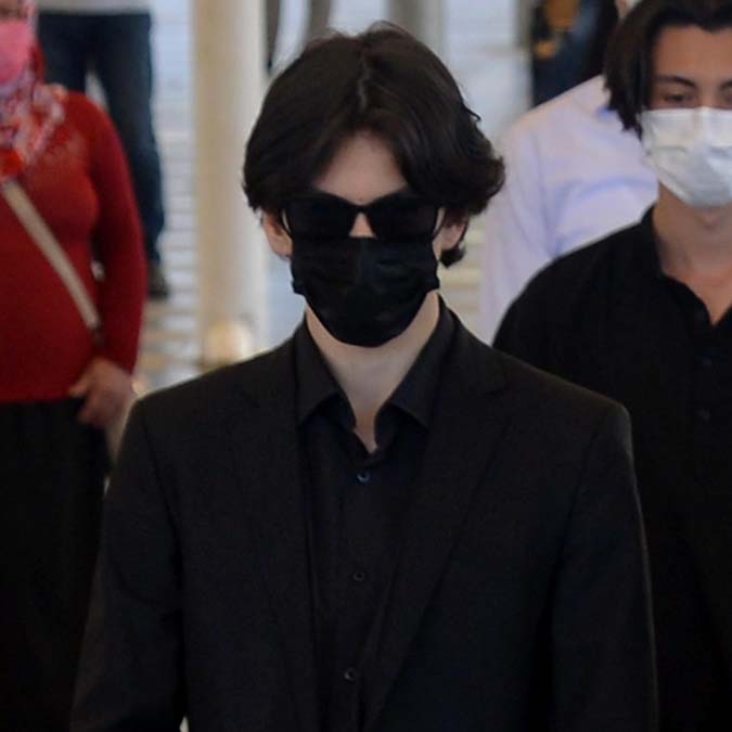 Annemi kesinlikle uyurken öldürdü