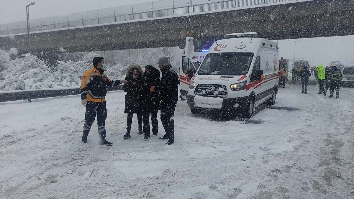 Düzce'de feci kaza 36 araç çarpıştı