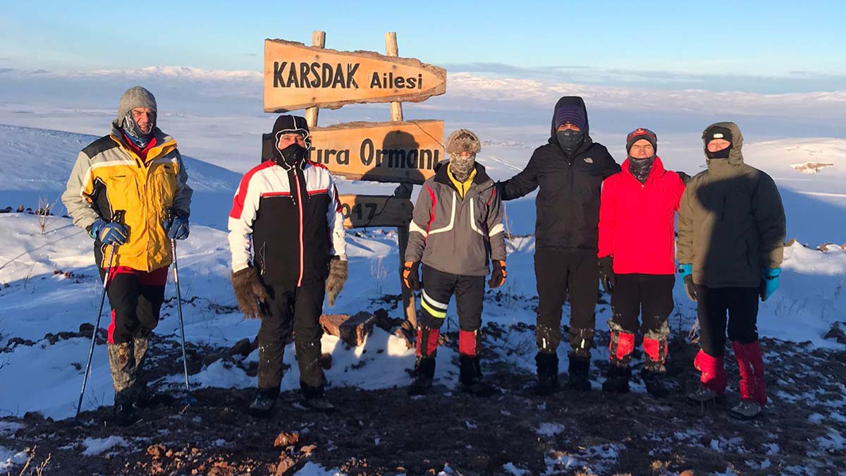 Eksi 20'de 2 bin 262 rakımlı Yahni Dağı'na tırmandılar