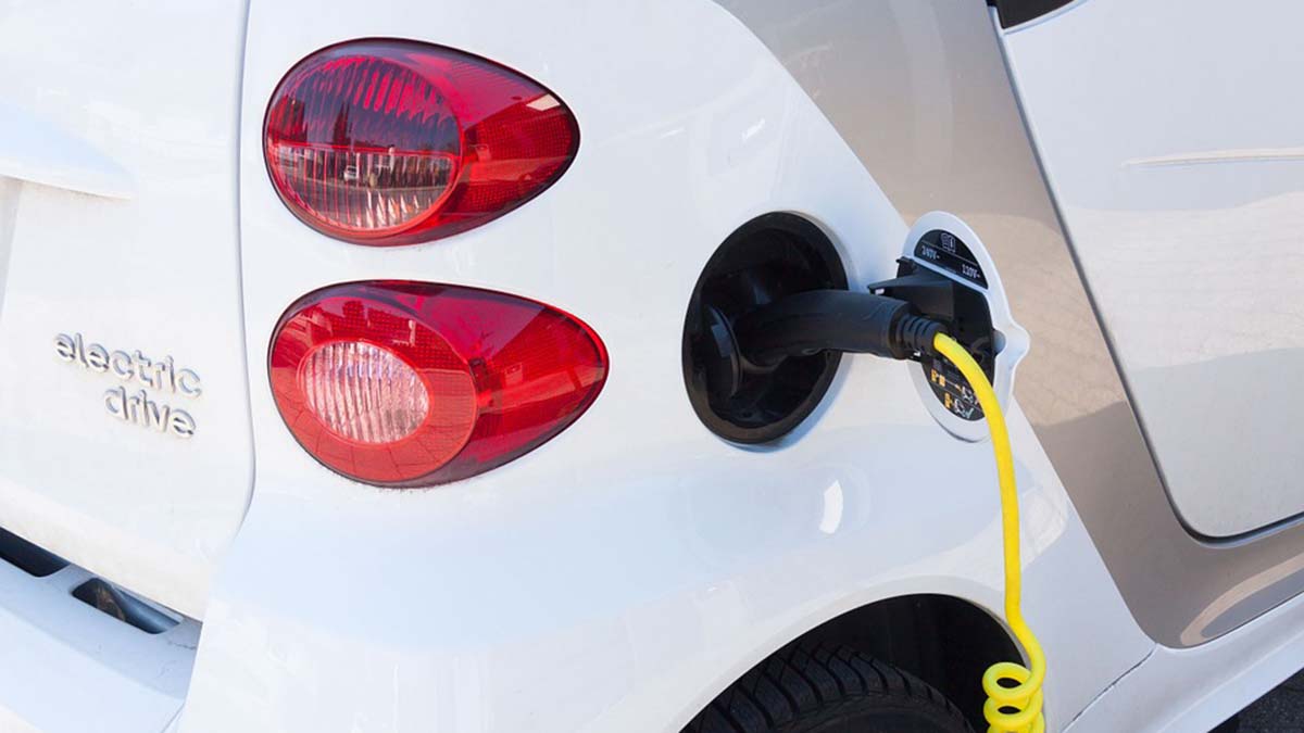 Elektrikli ve hibrit araçlara ilgi artıyor