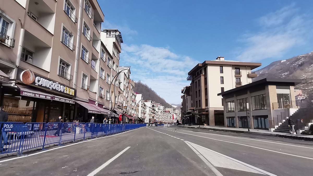 Cumhurbaşkanı Recep Tayyip Erdoğan, Cumhur İttifakı’nın emin adımlarla yolunda ilerlediğini belirterek, “2023 bilesiniz ki, Türkiye'de dönüm noktasıdır" dedi.