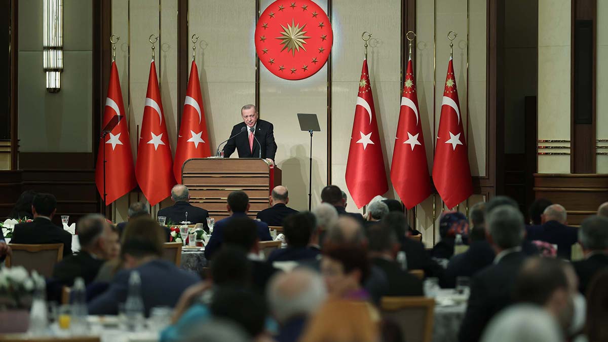 Muhtar maaşlarını asgari ücret seviyesine yükselttik