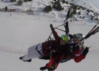 Kayak ve yamaç paraşütü bir arada