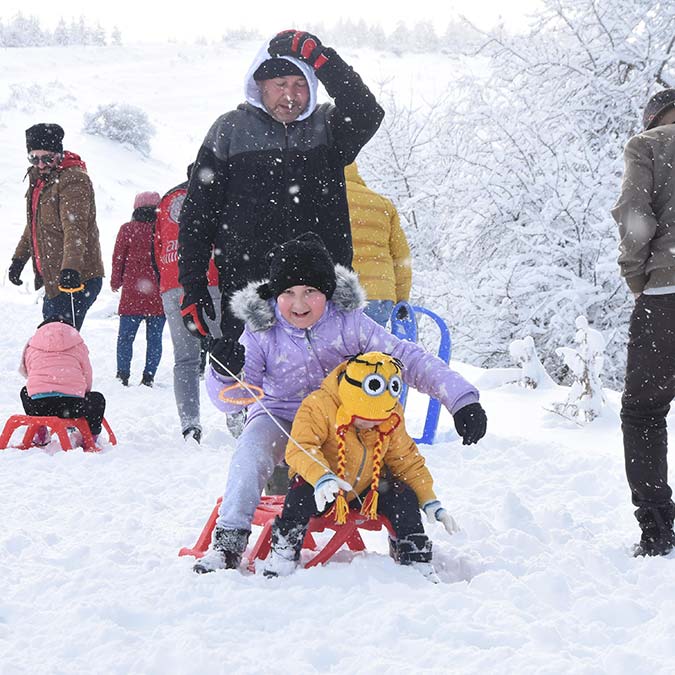Eskişehir'de kızak şenliği düzenlendi