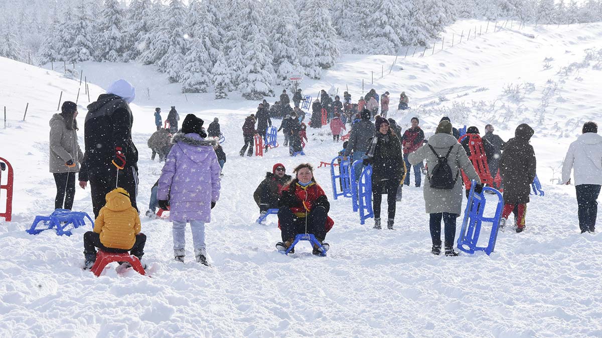Eskişehir'de kızak şenliği düzenlendi