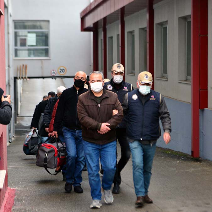 FETÖ'nün hükümlü 6 sohbet abisi yakalandı