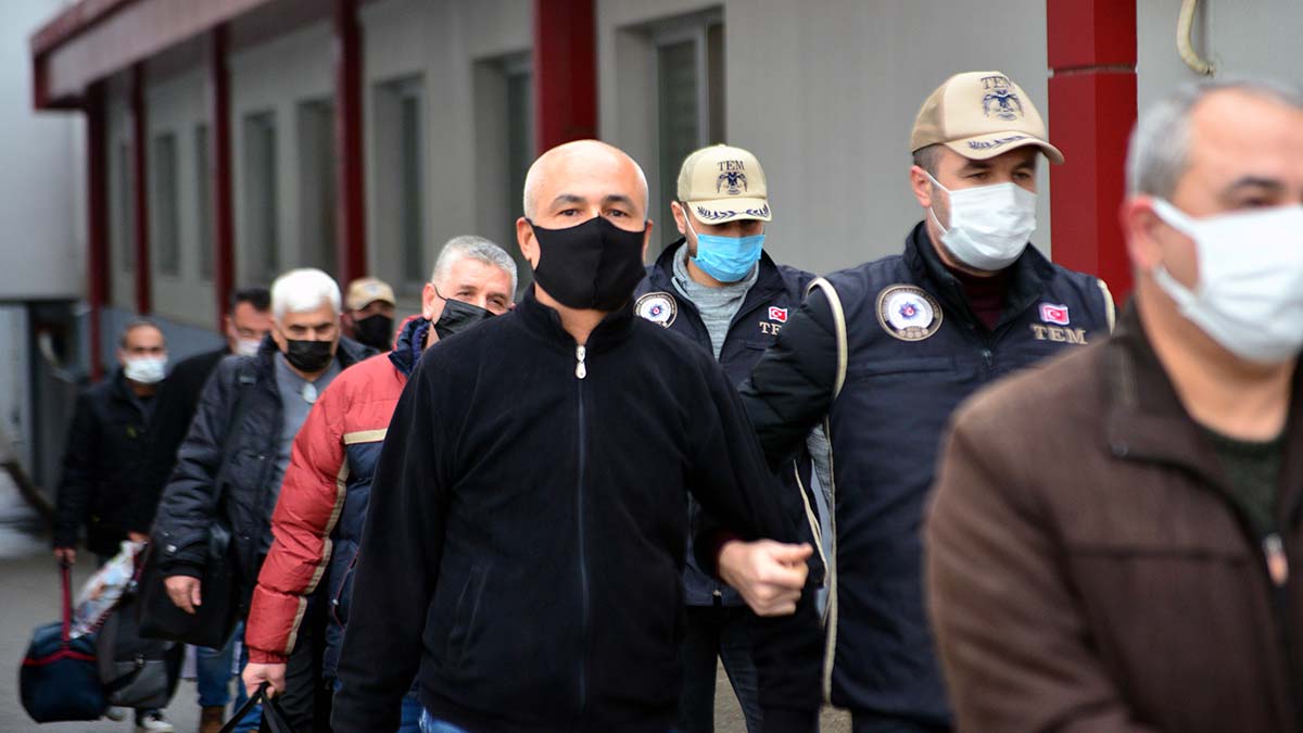 FETÖ'nün hükümlü 6 sohbet abisi yakalandı