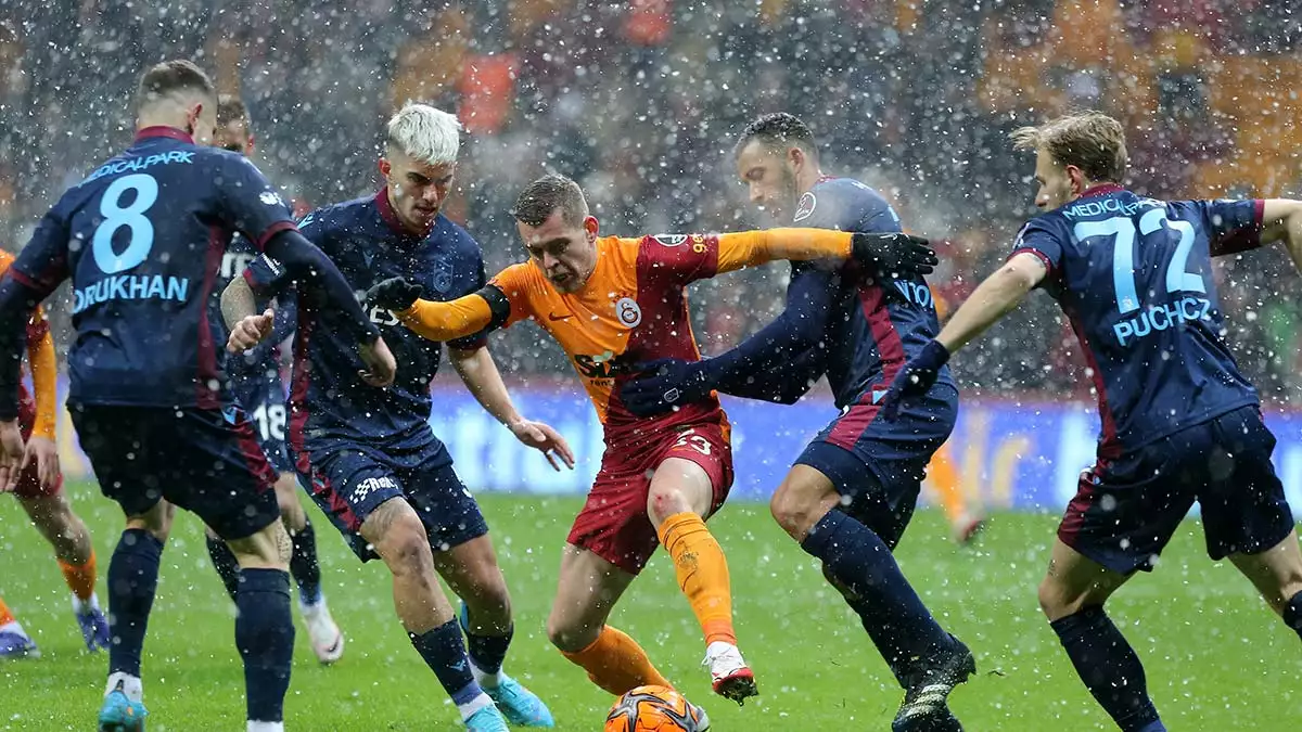 Galatasaray trabzonspor ek fotograflar 4762 dhaphoto2 - yazarlar - haberton