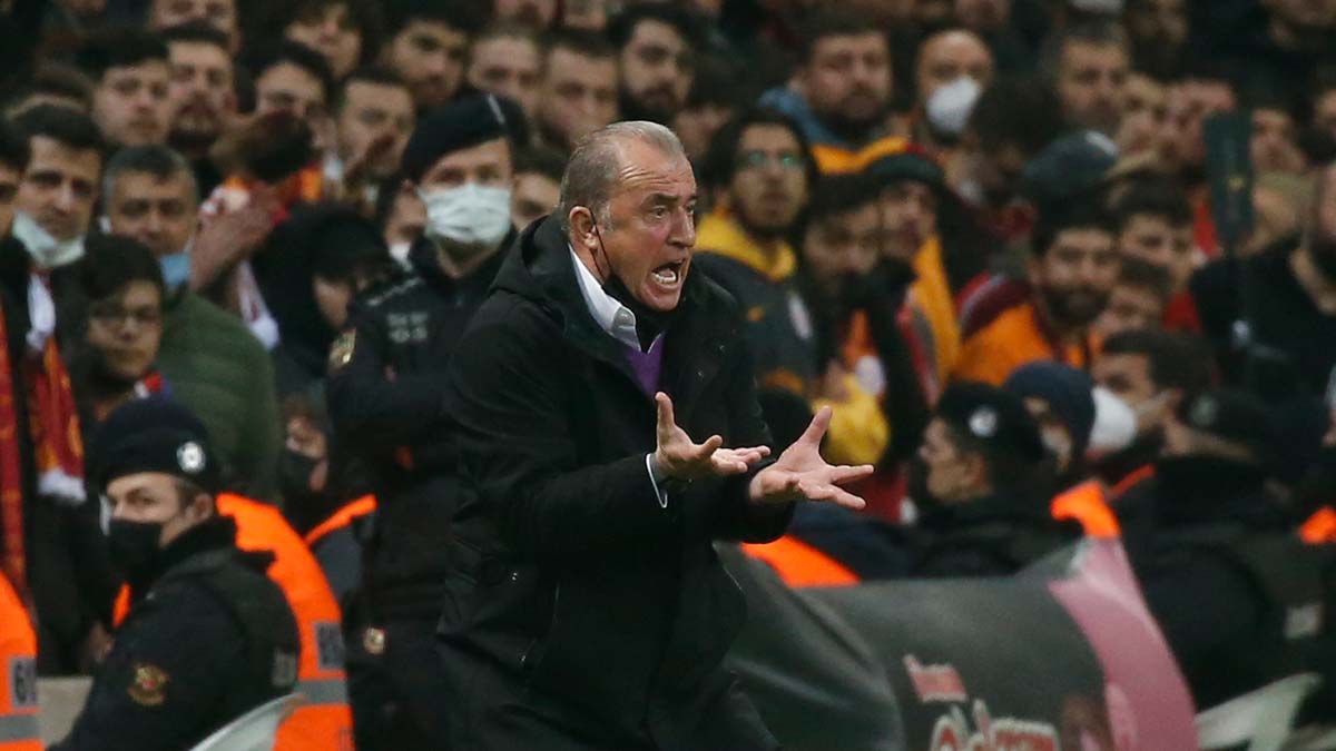 Fatih Terim Galatasaray'dan ayrıldı