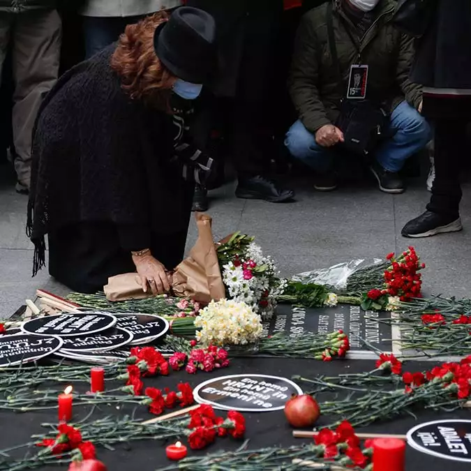 Hrant dink saldırıya uğradığı noktada anıldı