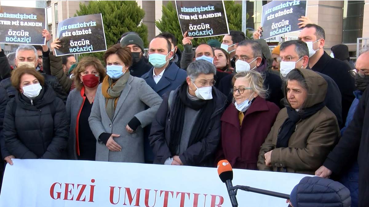 Gezi Parkı davası öncesi adliye önünde basın açıklaması