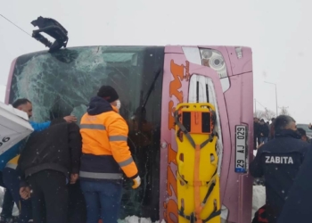 Giresun'da yolcu otobüsü devrildi: 9 yaralı