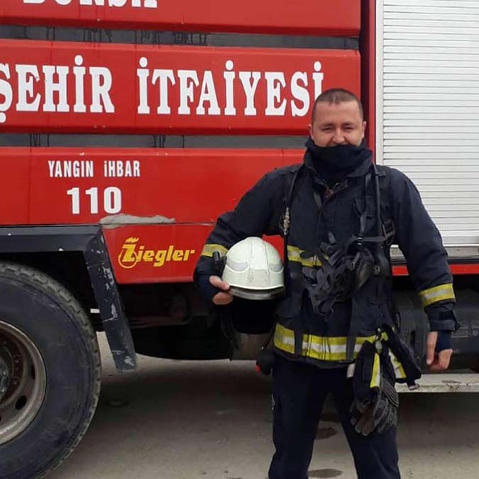 Kaza ihbarına giden itfaiye aracı devrildi: 4 ölü