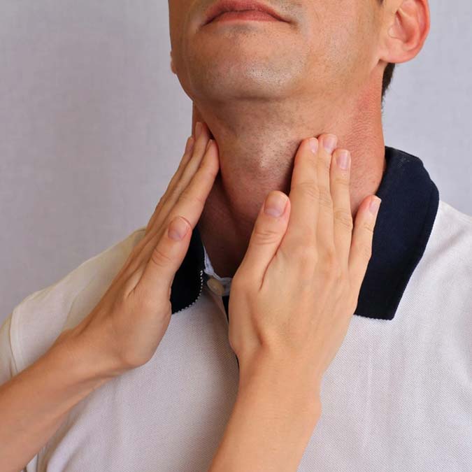 Özel Esentepe Hastanesi Dahiliye Bölümü’nden Uzm. Dr. Hakan Akay, Tiroid hastalığı günlük yaşamı etkiliyor diyerek önemli bilgiler verdi.