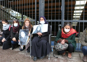 Gülistan Doku'nun ailesi oturma eylemi başlattı