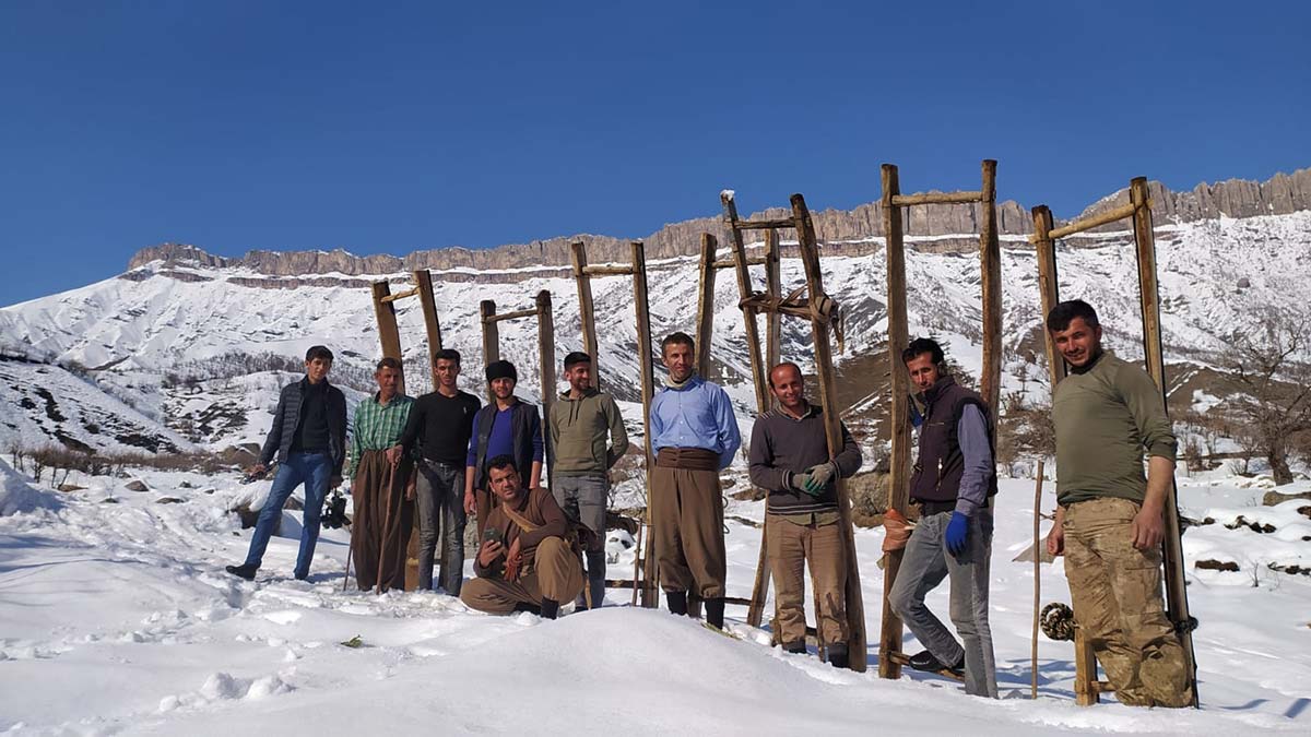 Balkaya Dağları'nda besicilerin zorlu yolculuğu