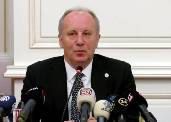 İktidardan ve muhalefetten memnun değiliz