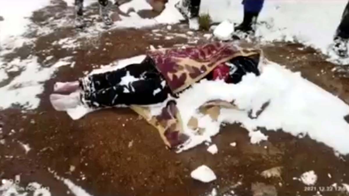 İran sınırında Afgan kadın soğuktan öldü