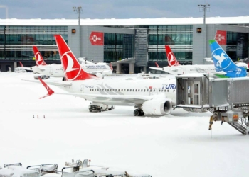 İstanbul Havalimanı'nda kar temizleme çalışmaları